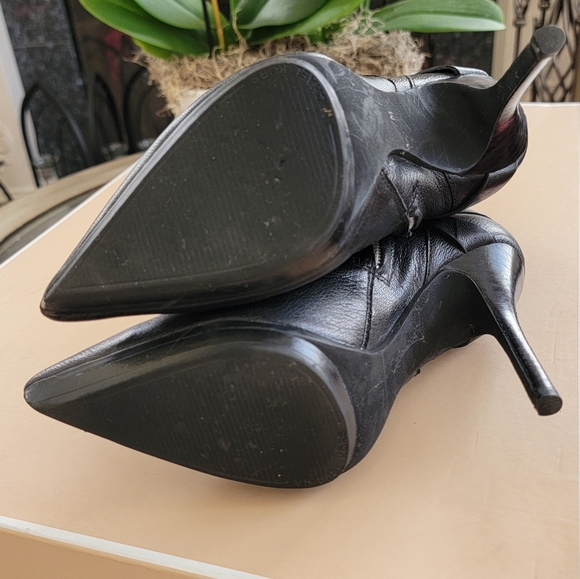 Michael Kors Cheyenne Leather Boot Black - Picture 3 of 4